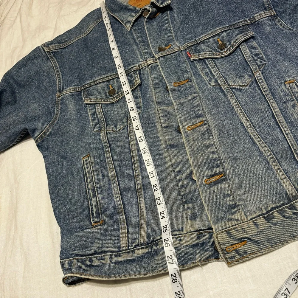 Levi's Denim Trucker Jacket Size L 100% Cotton Denim Vintage Made in the USA
